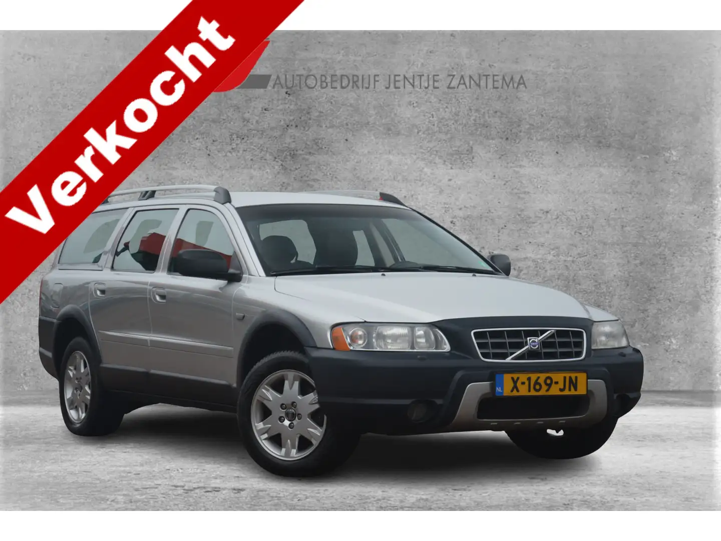 Volvo XC70 2.5 T Momentum Onderhoudshistorie aanwezig laatste Gris - 1