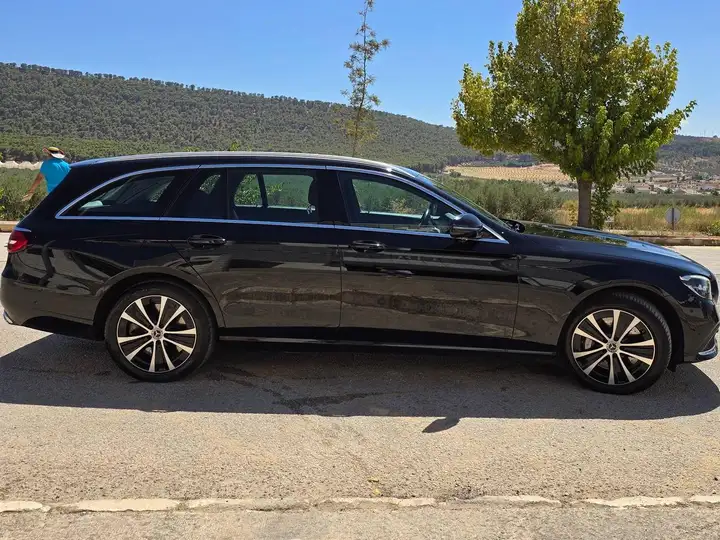 Mercedes-Benz Clase E E 300 de 4M Estate 2022, foto 8