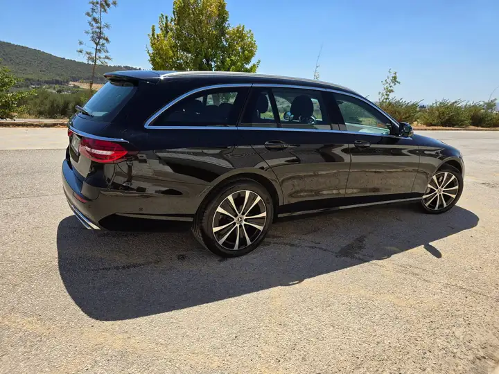 Mercedes-Benz Clase E E 300 de 4M Estate 2022, foto 3