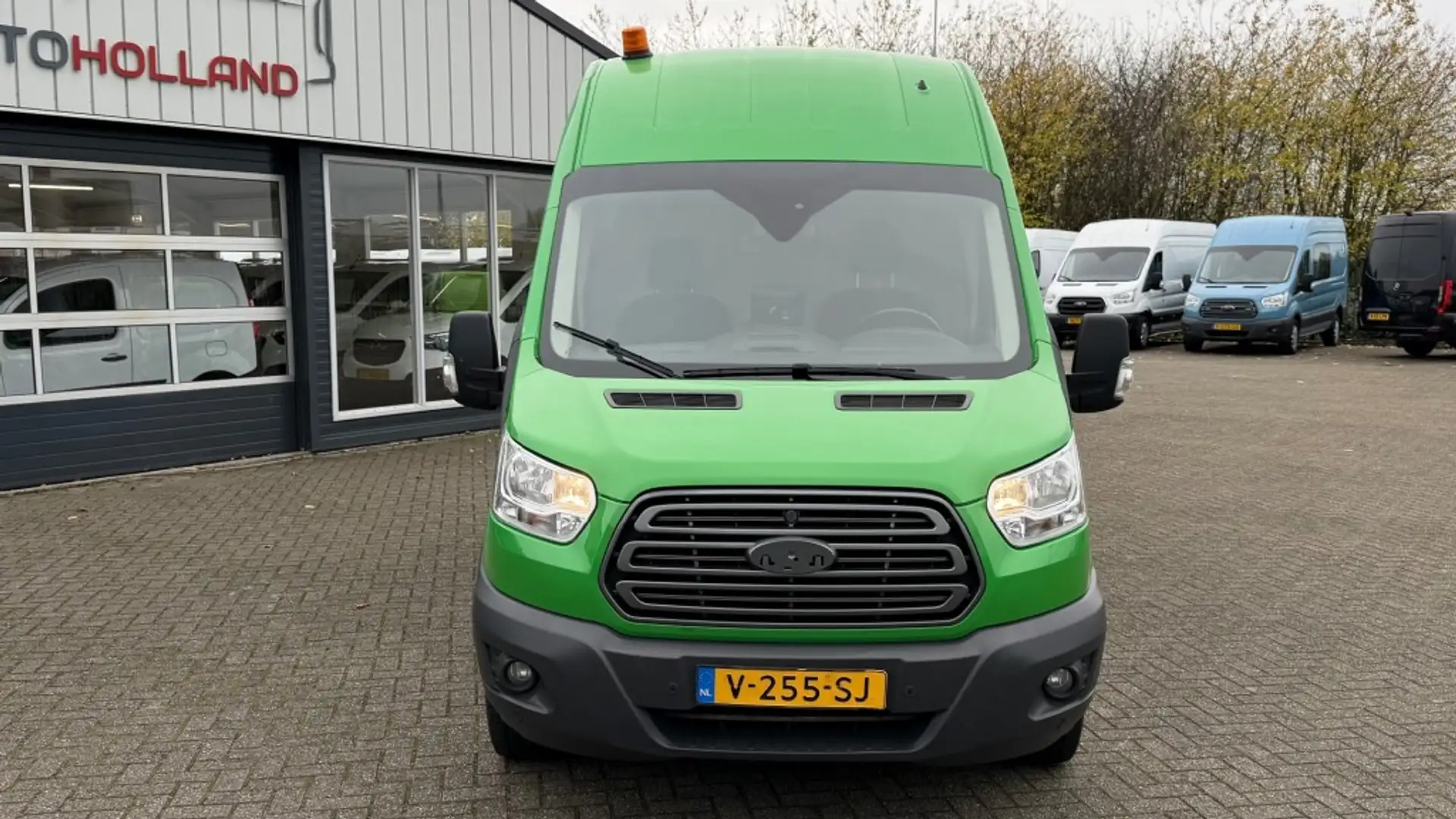 Ford Transit 2.0 TDCI 96KW 131PK L3H3 EURO 6 FWD AIRCO/ NAVIGAT Groen - 2