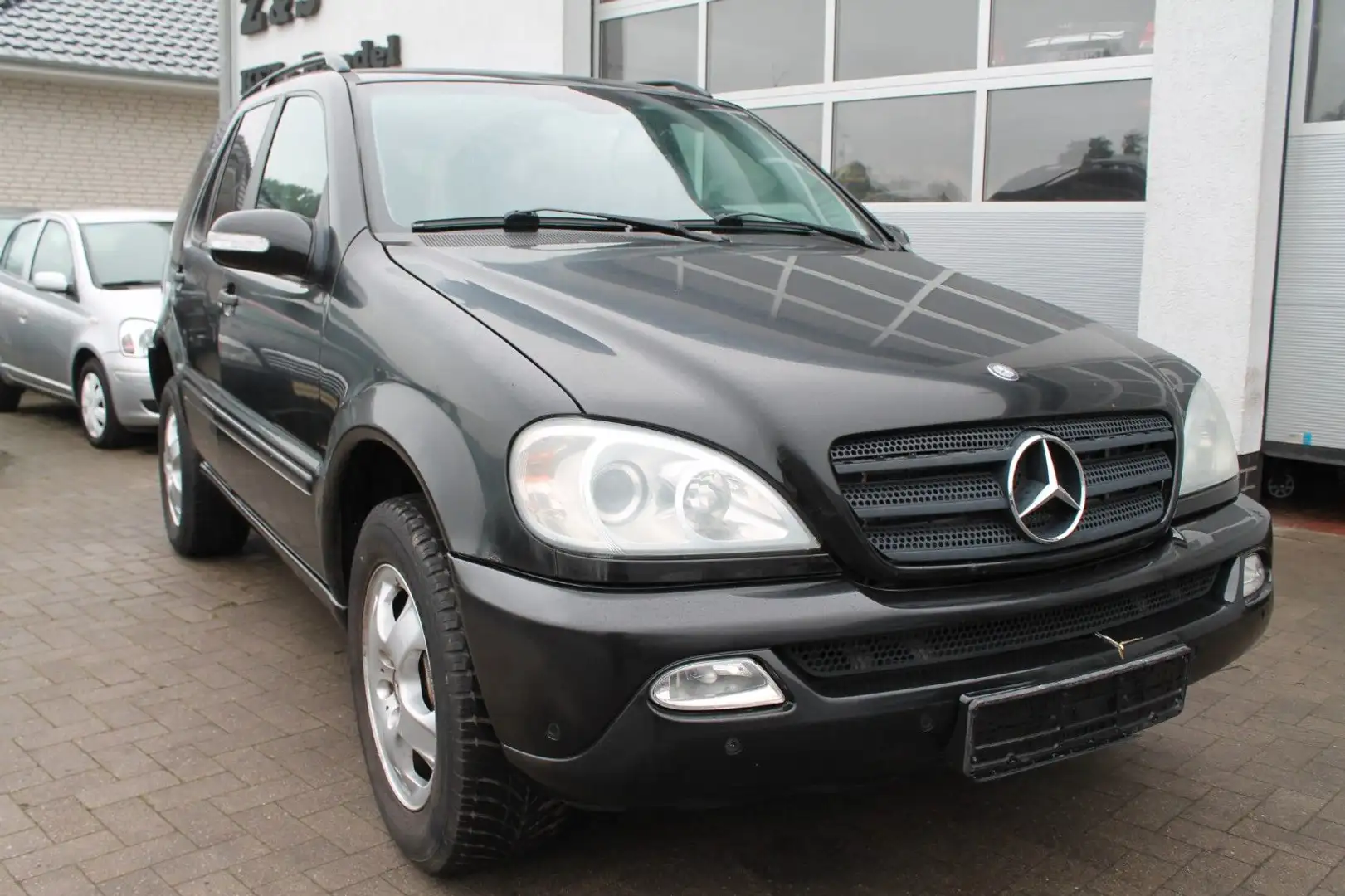 Mercedes-Benz ML 270 CDI Noir - 1