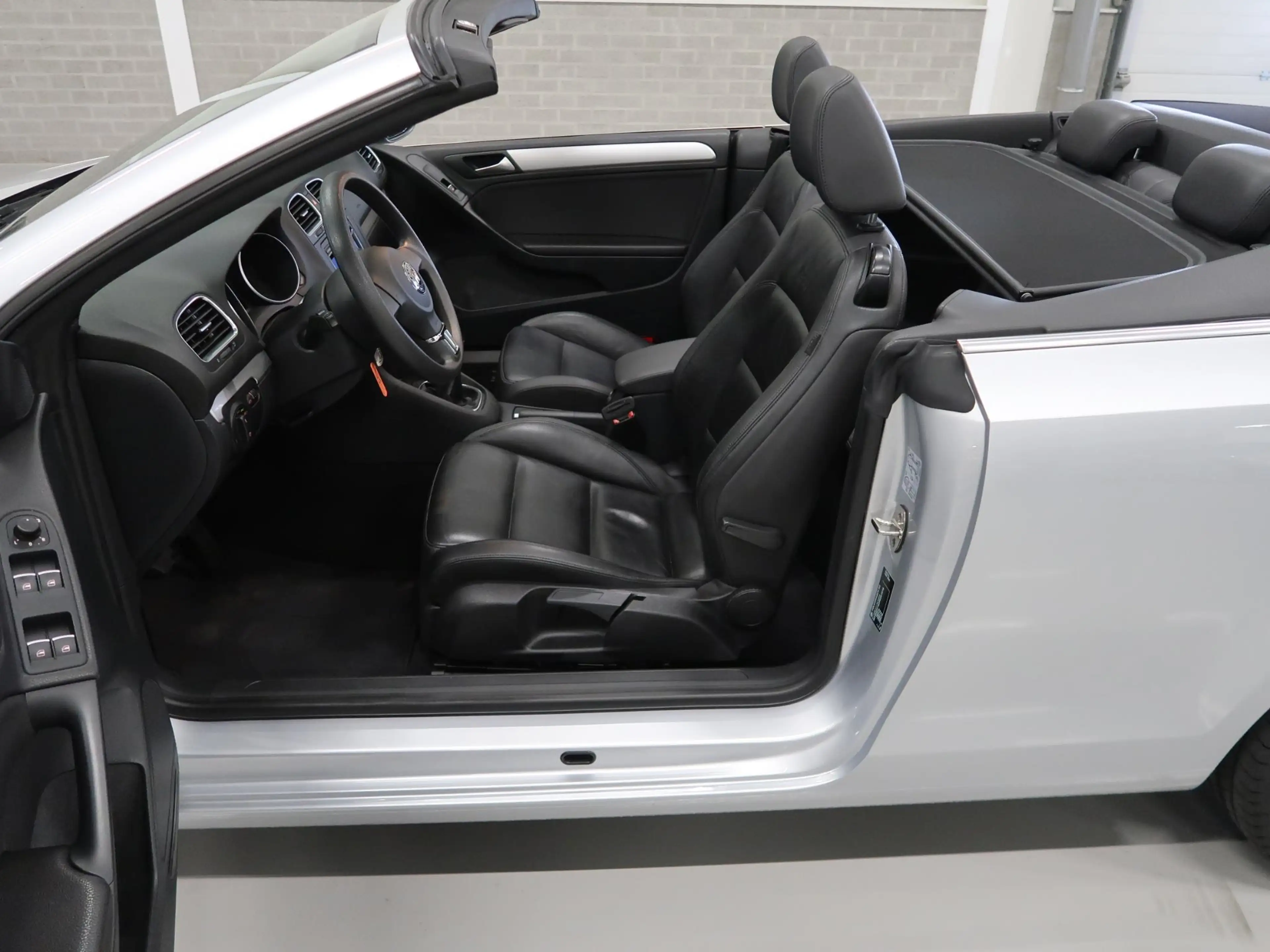 Volkswagen Golf Cabriolet 1.2 TSI BMT Airco-ECC Leer Sportstoelen PDC Stoelv — photo 11