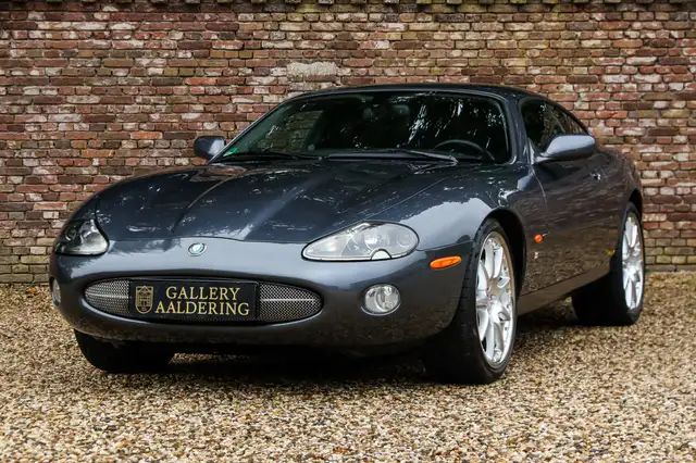 Jaguar XK8 4.2 Coupe "Slate Grey - XKR Optics" Livery in Slat