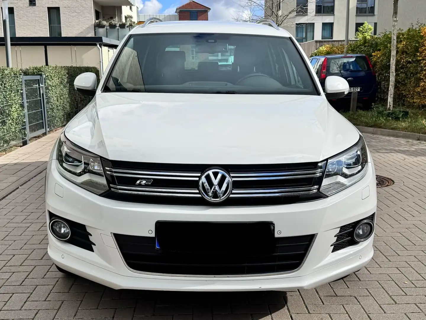 Volkswagen Tiguan Sport & Style BMT 4Motion Weiß - 2