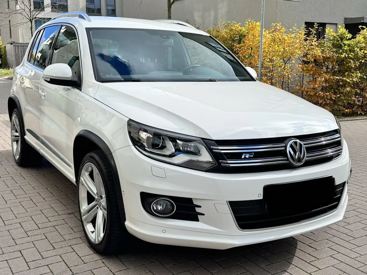 Volkswagen Tiguan Sport & Style BMT 4Motion Weiß - 1