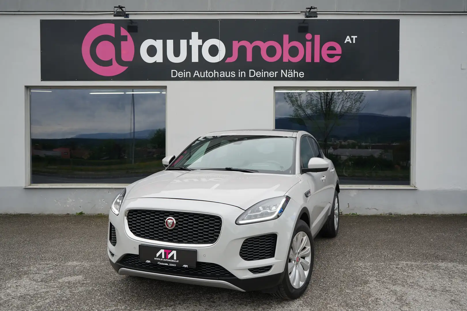 Jaguar E-Pace Basis Grau - 1