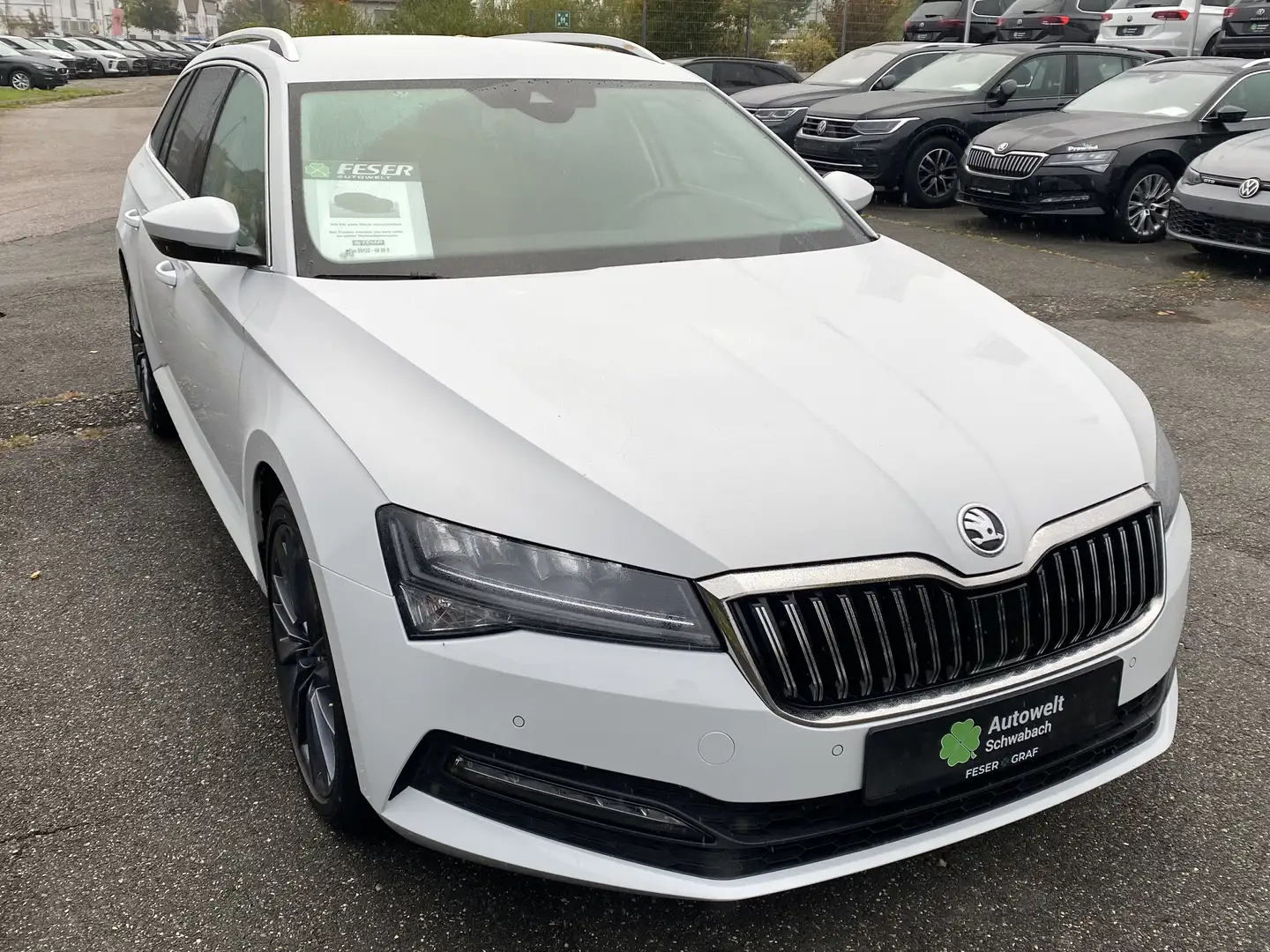 Skoda Superb Combi 2.0 TDI DSG APP LED AHK Wit - 2
