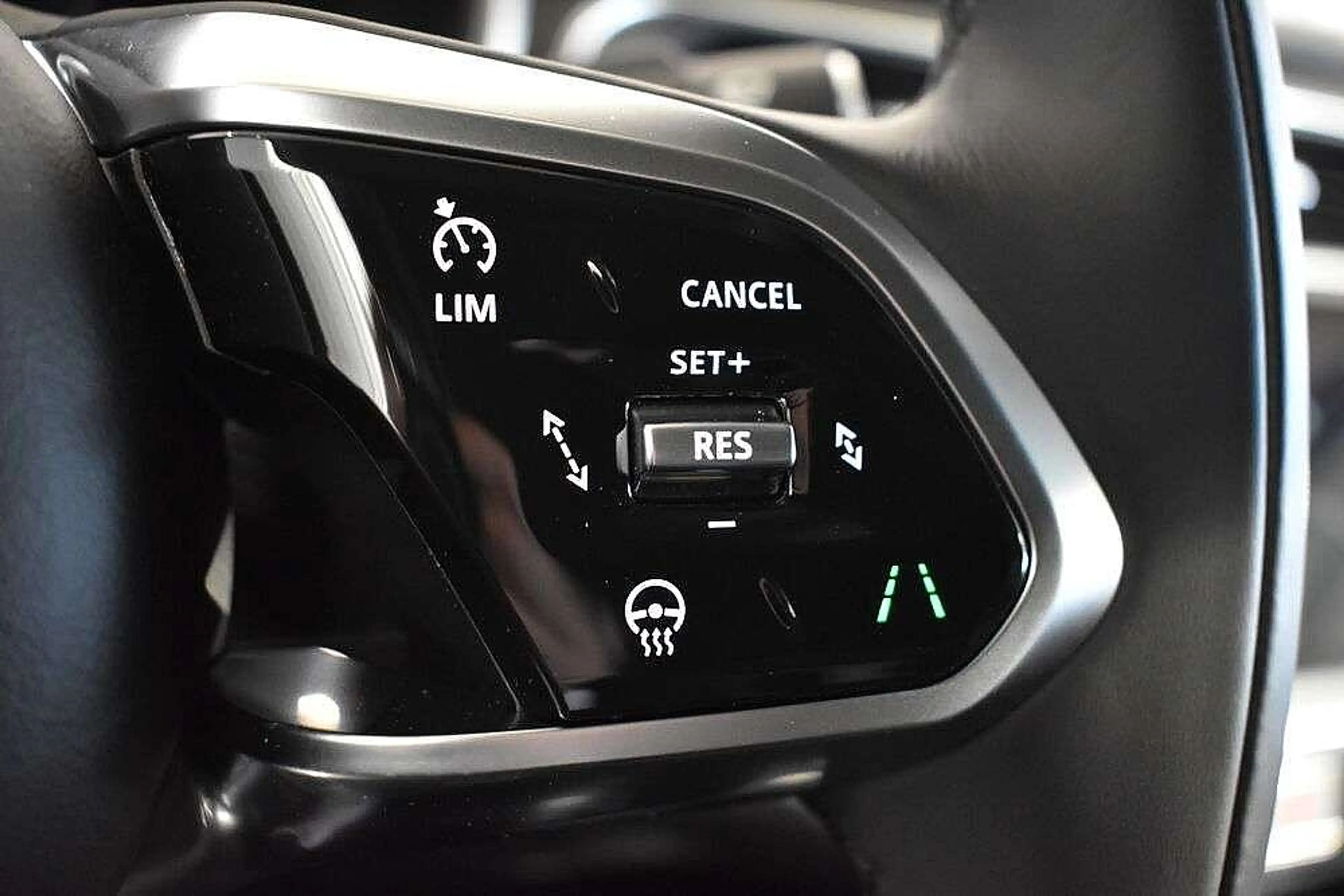 Jaguar I-Pace Austria Edition EV320 90kWh AWD — photo 12