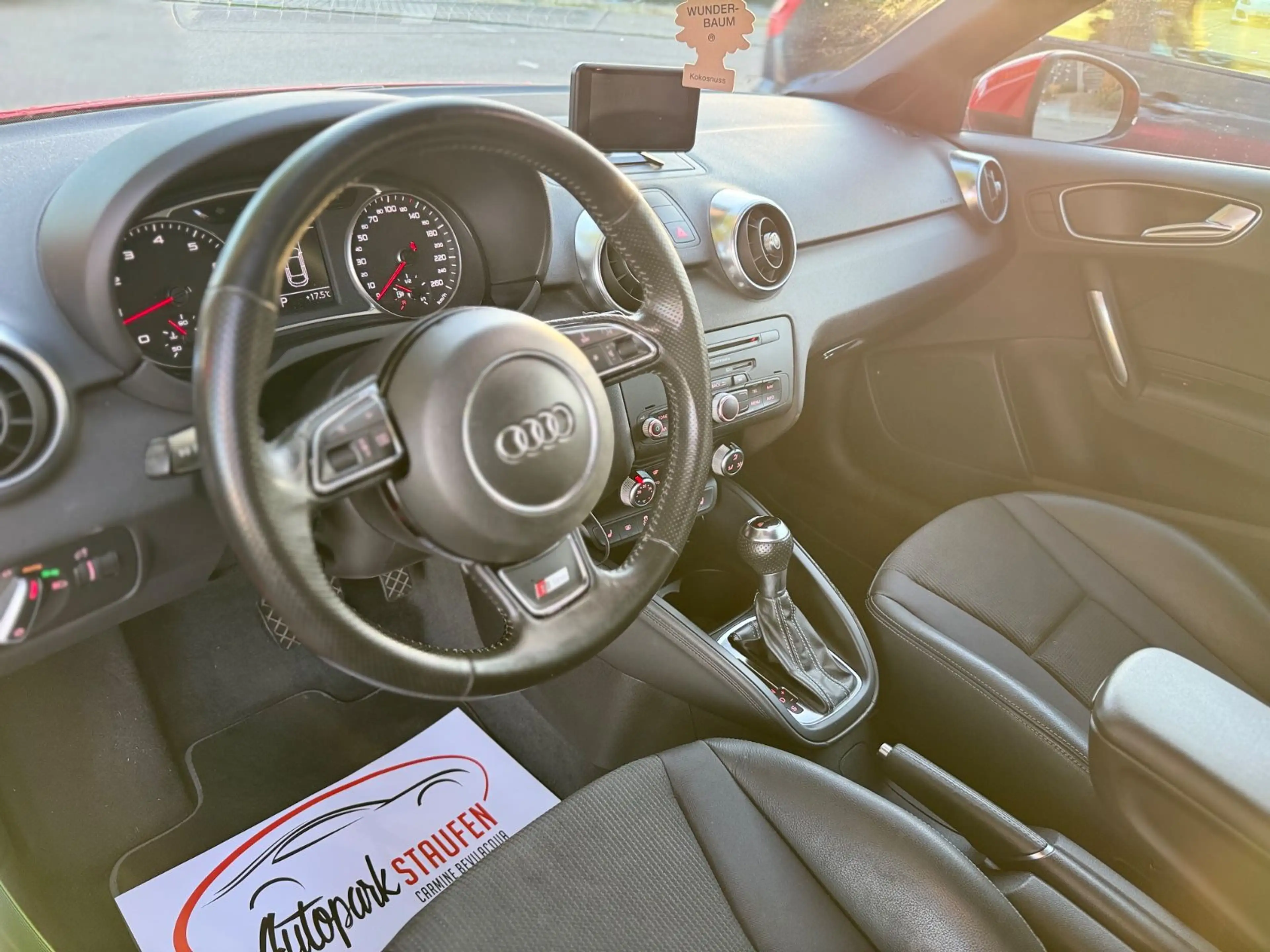 Audi A1 S line Sportpaket/ Automatik / — photo 11