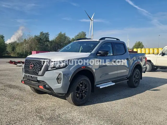 Nissan Navara Pick-up Pro 4x 2.5L DIESEL AUTOMATIQUE