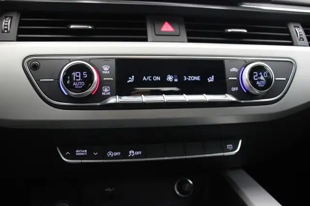 Audi A4 view 8