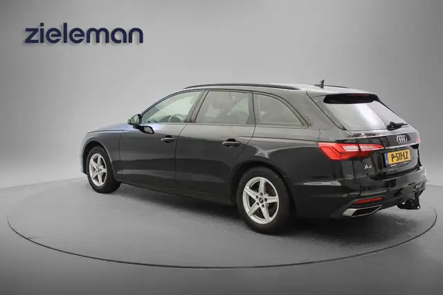 Audi A4 view 3