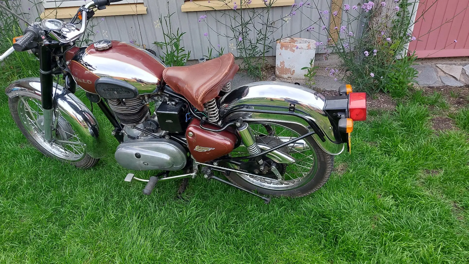 Royal Enfield Bullet 350 Hnědá - 2