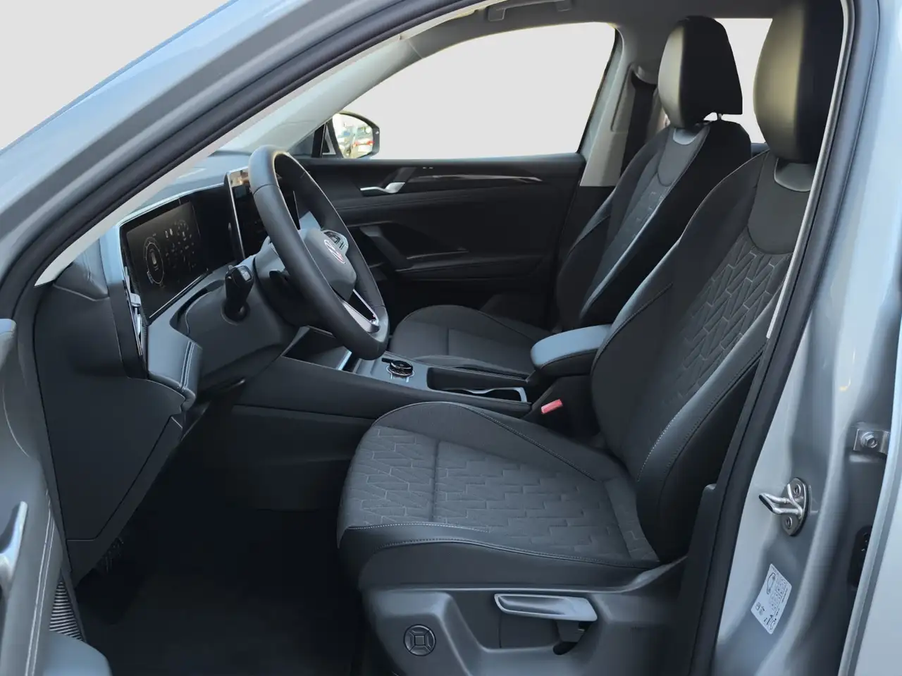 Volkswagen Tiguan 1.5 eTSI DSG Life LED PARK-ASSIST NAVI 13