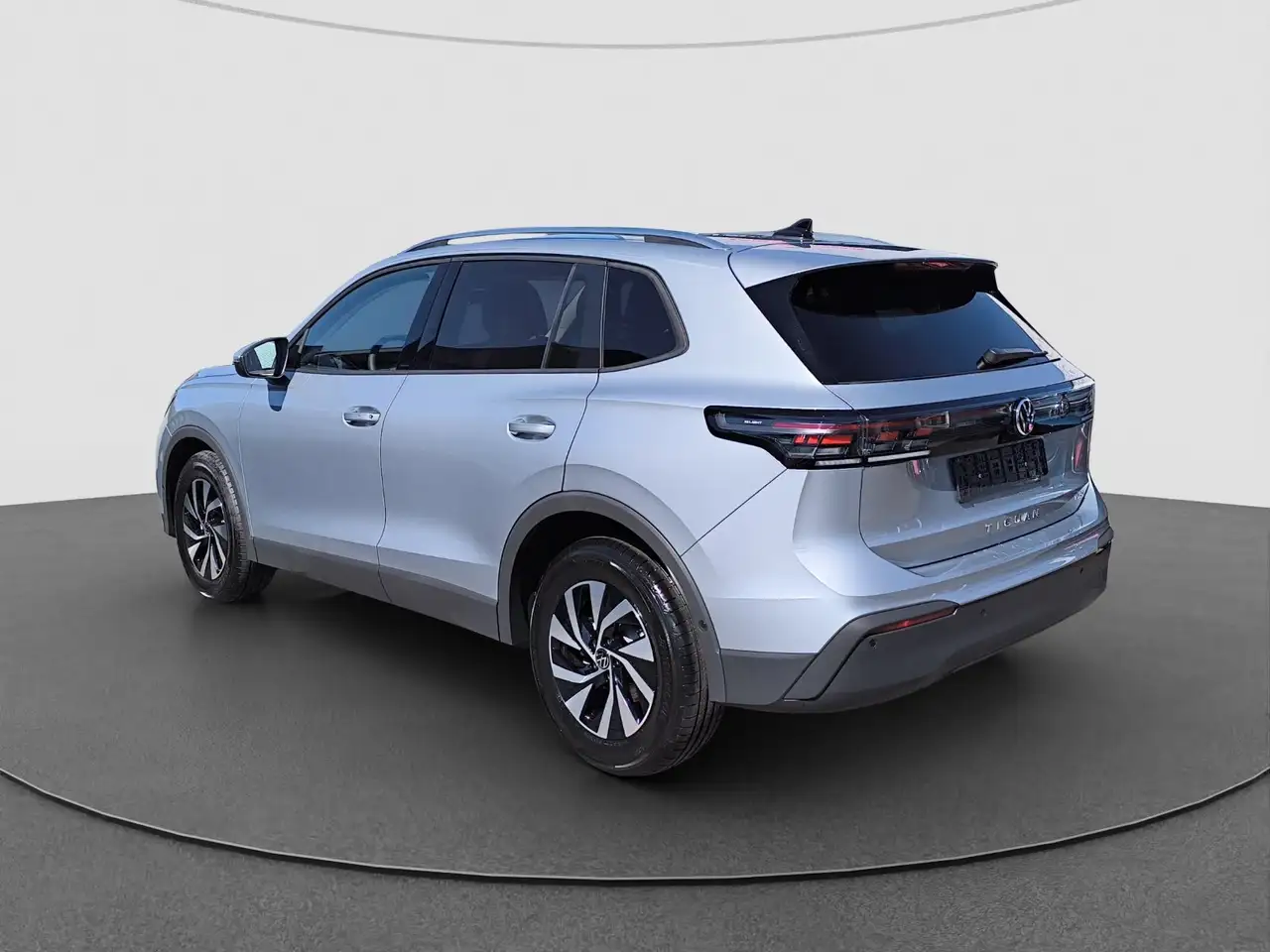Volkswagen Tiguan 1.5 eTSI DSG Life LED PARK-ASSIST NAVI 8