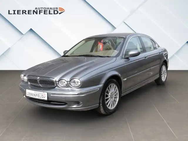 Jaguar X-Type 2.5 V6 Executive Automatik Leder
