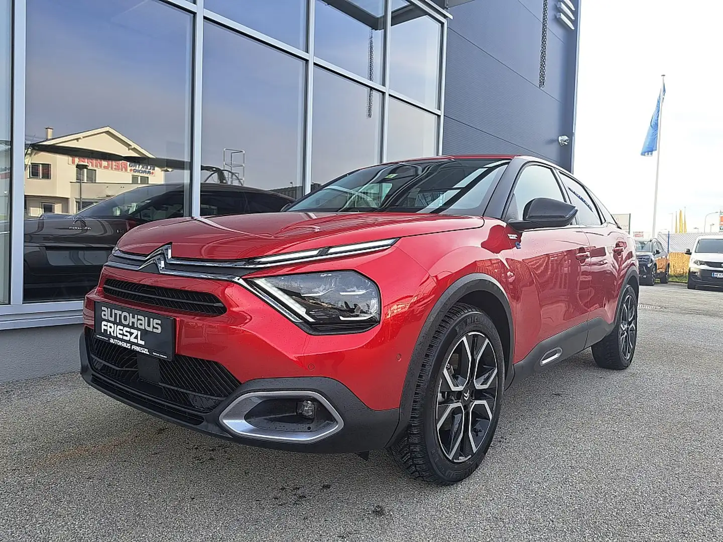 Citroen C4 e-C4 136 50kWh Shine Rot - 1