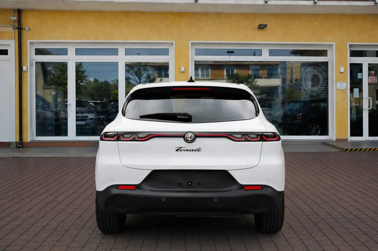 Alfa Romeo Tonale 2023 — фото 15