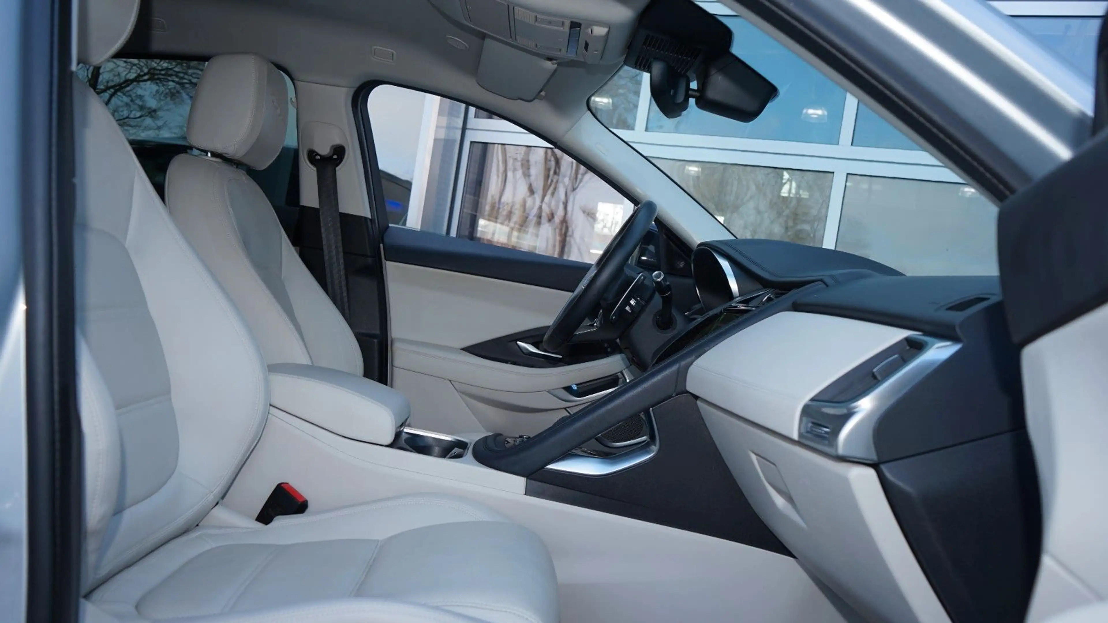 Jaguar E-Pace E-PACE D200 SE AWD*LEDER BEIGE*20"ALU — photo 7