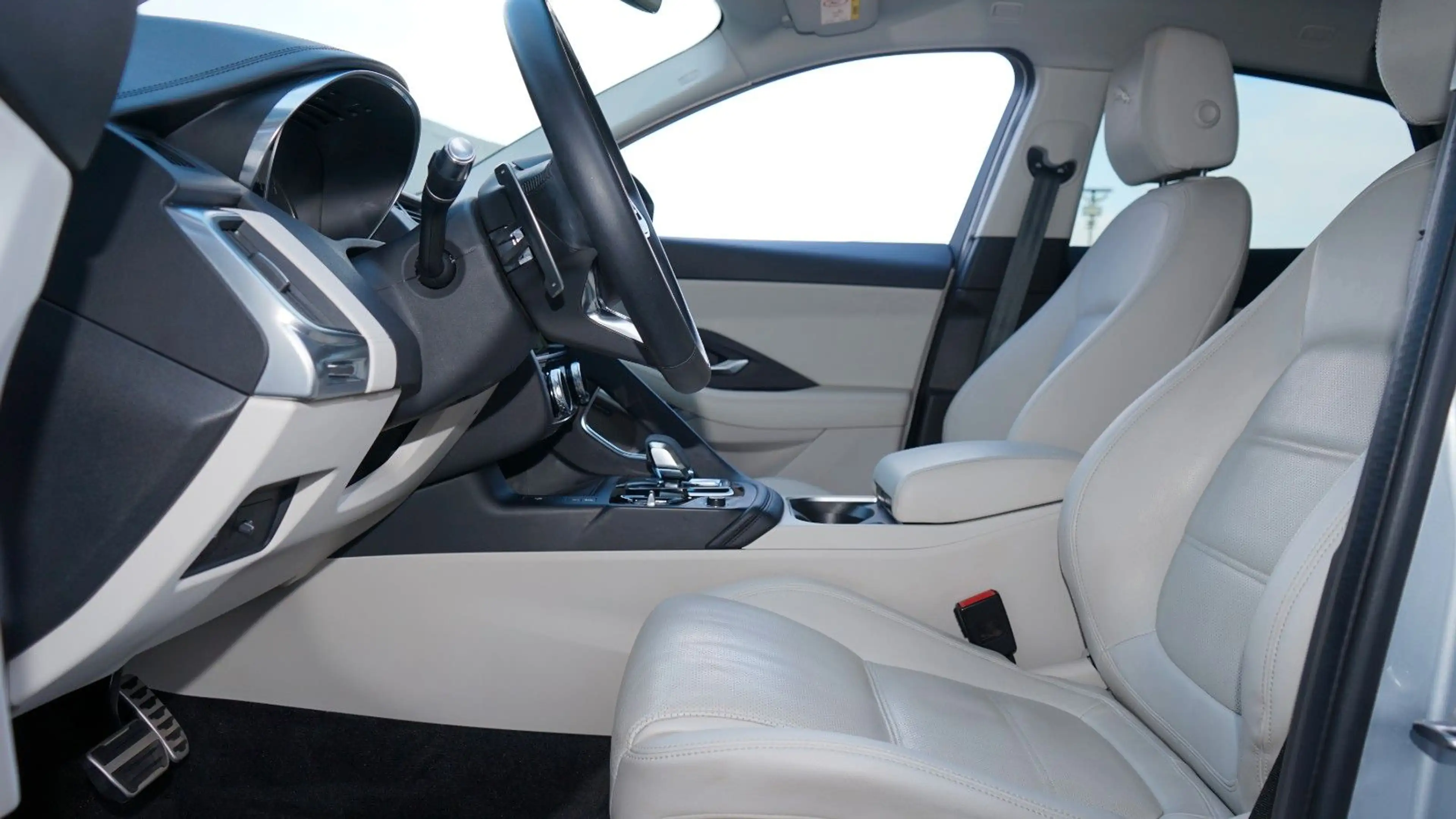 Jaguar E-Pace E-PACE D200 SE AWD*LEDER BEIGE*20"ALU — photo 6
