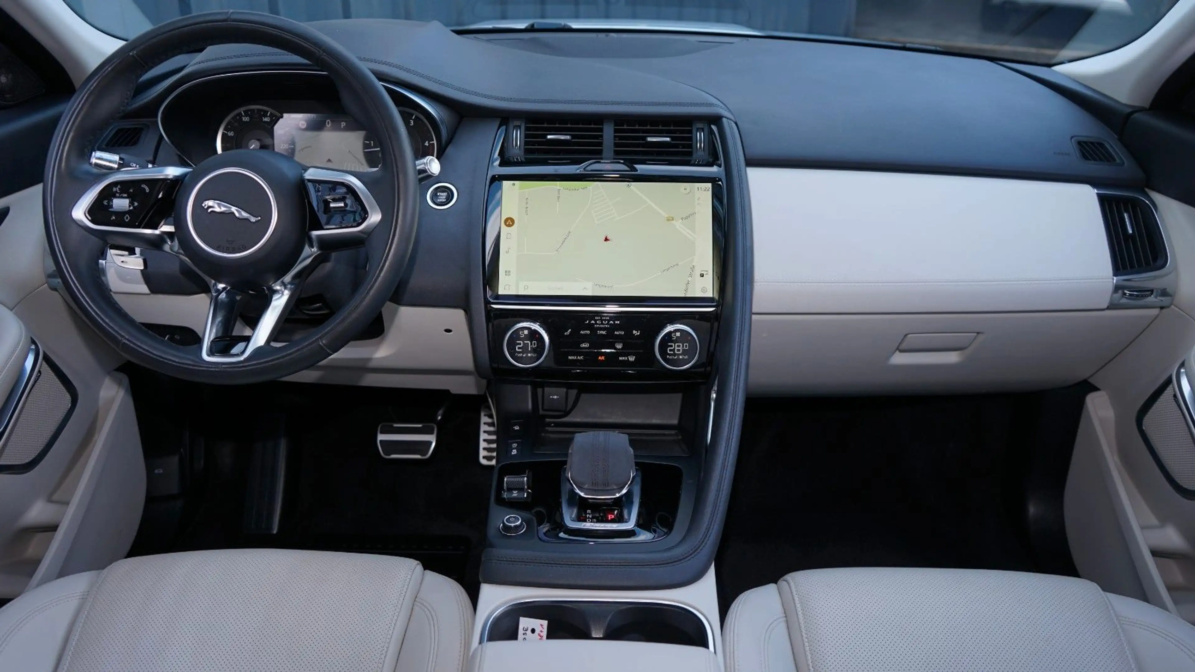 Jaguar E-Pace E-PACE D200 SE AWD*LEDER BEIGE*20"ALU — photo 4