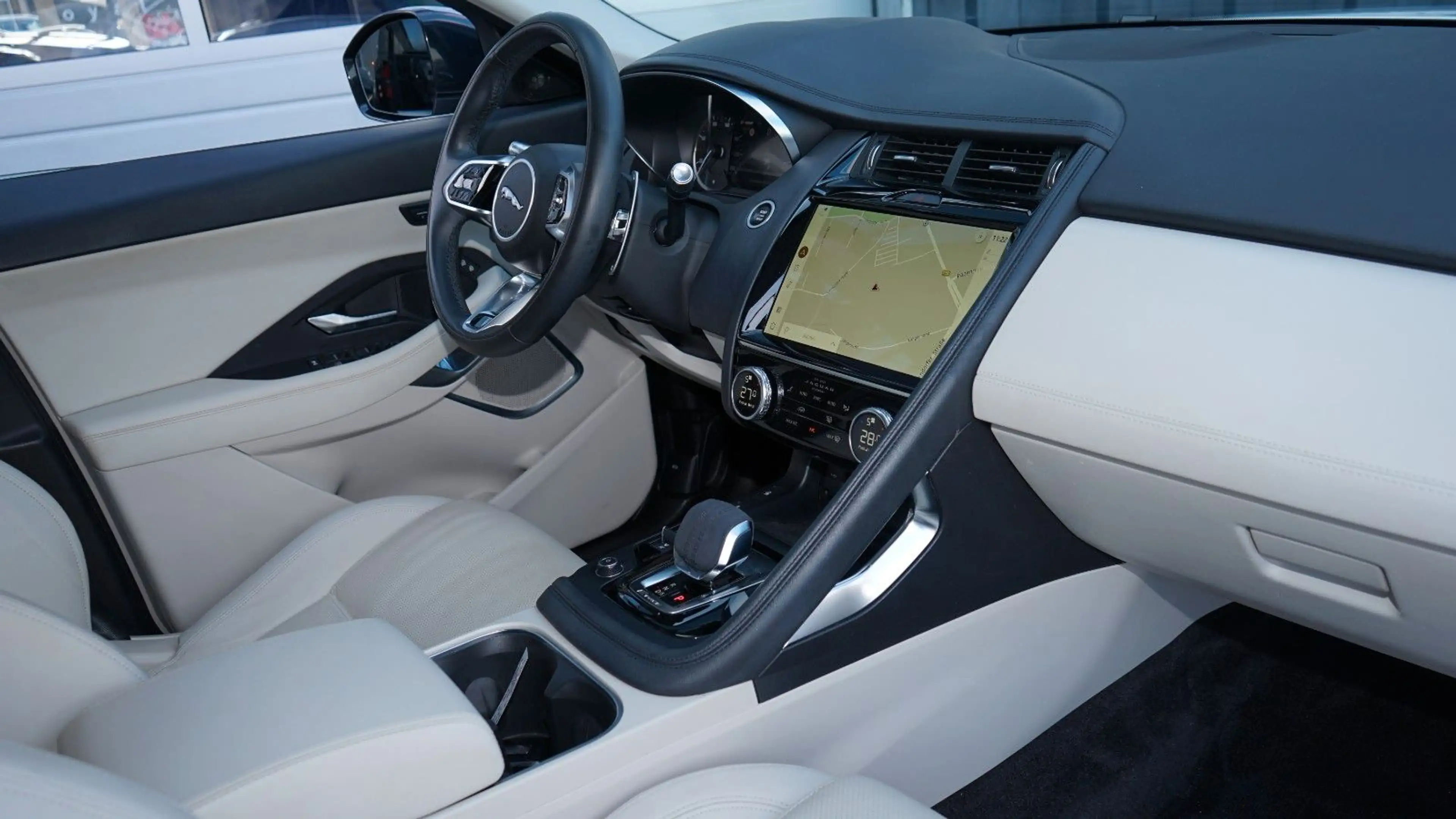 Jaguar E-Pace E-PACE D200 SE AWD*LEDER BEIGE*20"ALU — photo 5