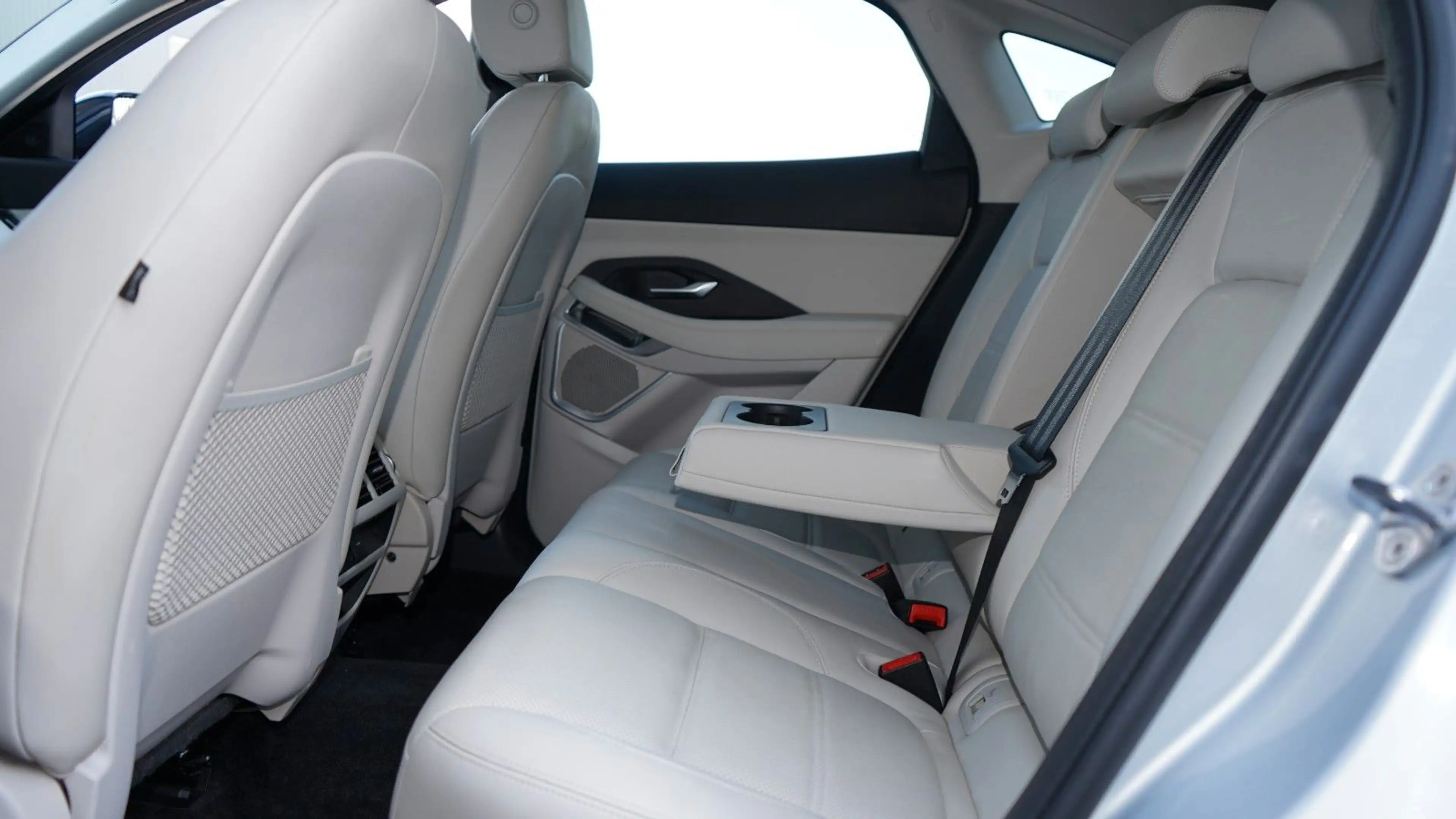 Jaguar E-Pace E-PACE D200 SE AWD*LEDER BEIGE*20"ALU — photo 8