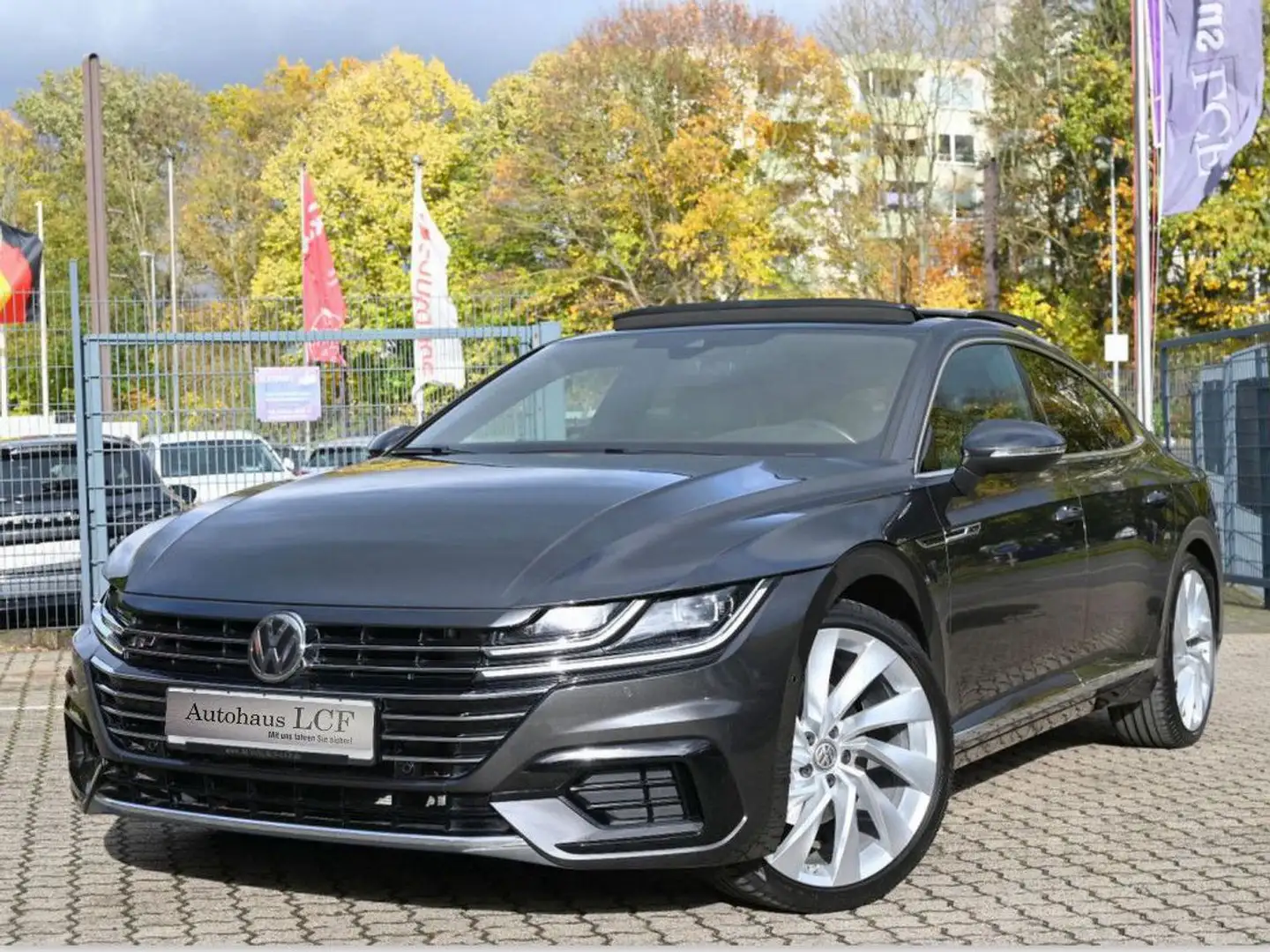 Volkswagen Arteon 2.0 TDI R-Line Pano Leder AHK LED Kamera Grijs - 2