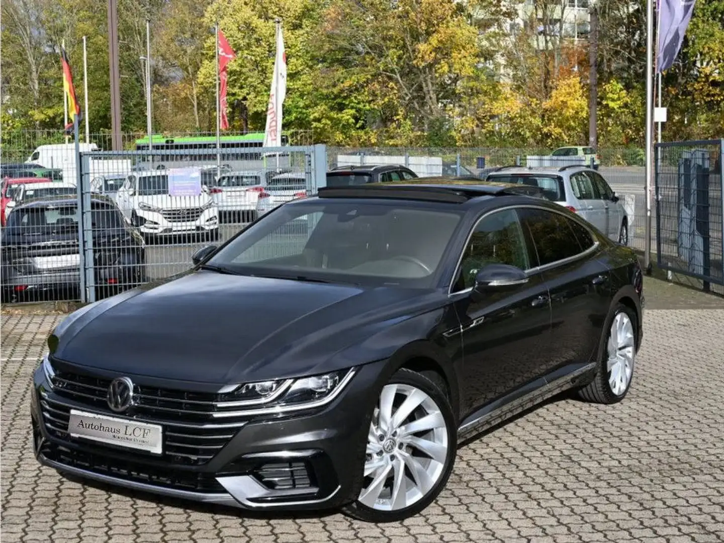 Volkswagen Arteon 2.0 TDI R-Line Pano Leder AHK LED Kamera Grijs - 1