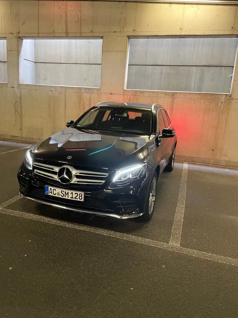 Mercedes-Benz GLC 250 4Matic 9G-TRONIC AMG Line Schwarz - 1