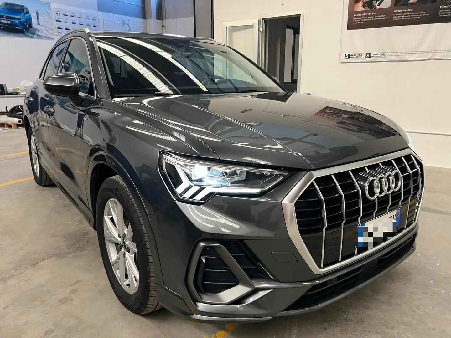 Audi Q3 Q3 SPB 45 TFSI e S tronic S line edition Silber - 2