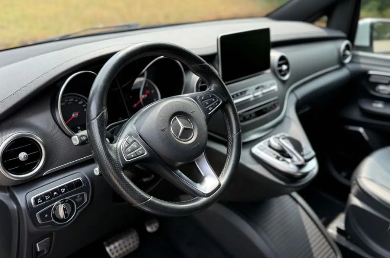 Mercedes-Benz V 200CDI Largo Avantgarde Blanc - 2