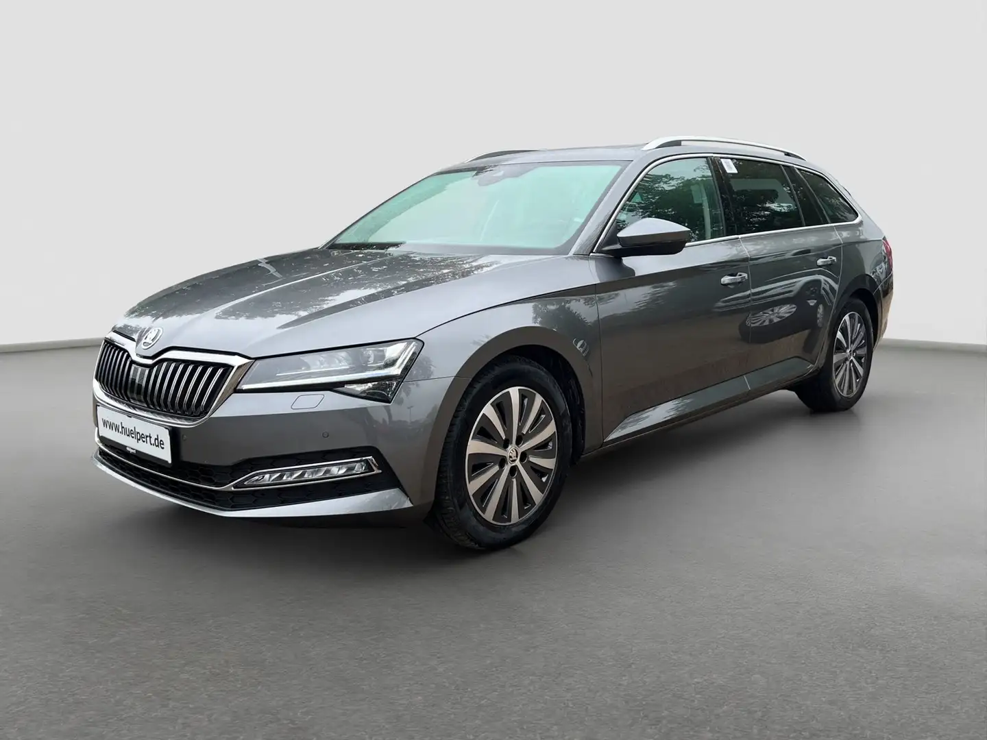 Skoda Superb Combi 2.0 PREMIUM EDITION LEDER PANO AHK Gris - 2