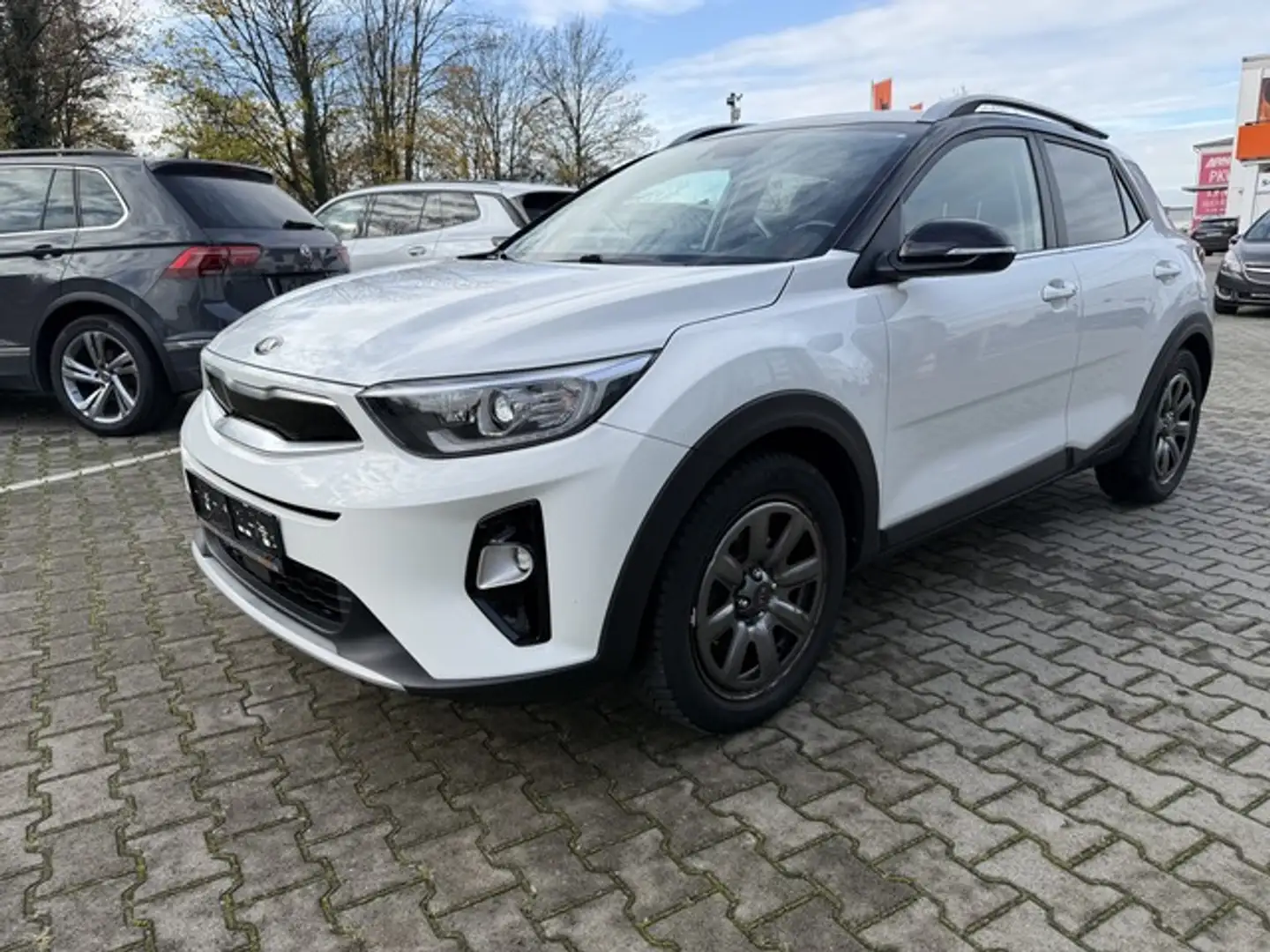 Kia Stonic Platinum Edition Weiß - 2