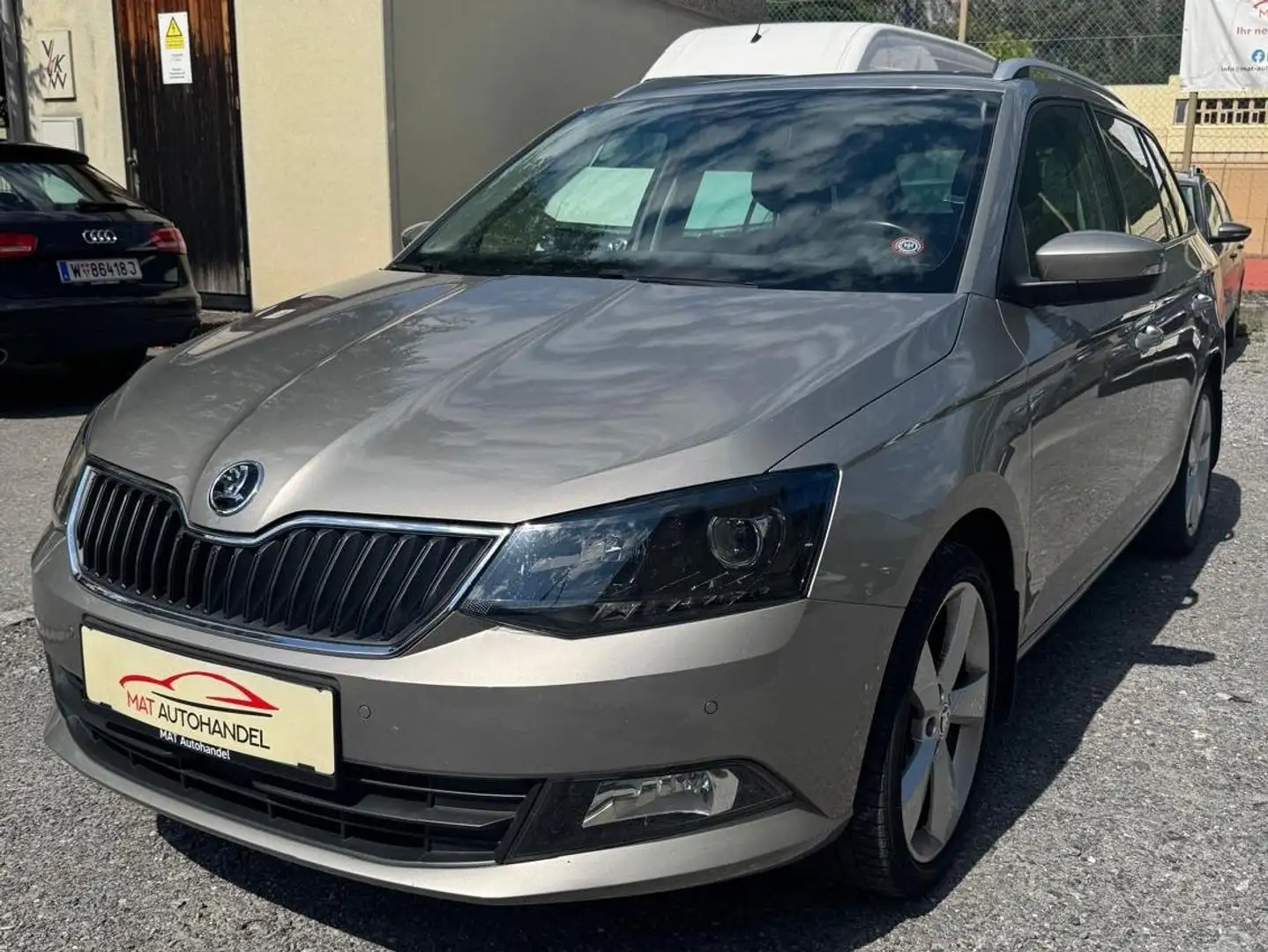 Skoda Fabia Style 1,0 TSI /Neu Vorgeführt/KAMERA/AHK/ACC/ Beige - 1