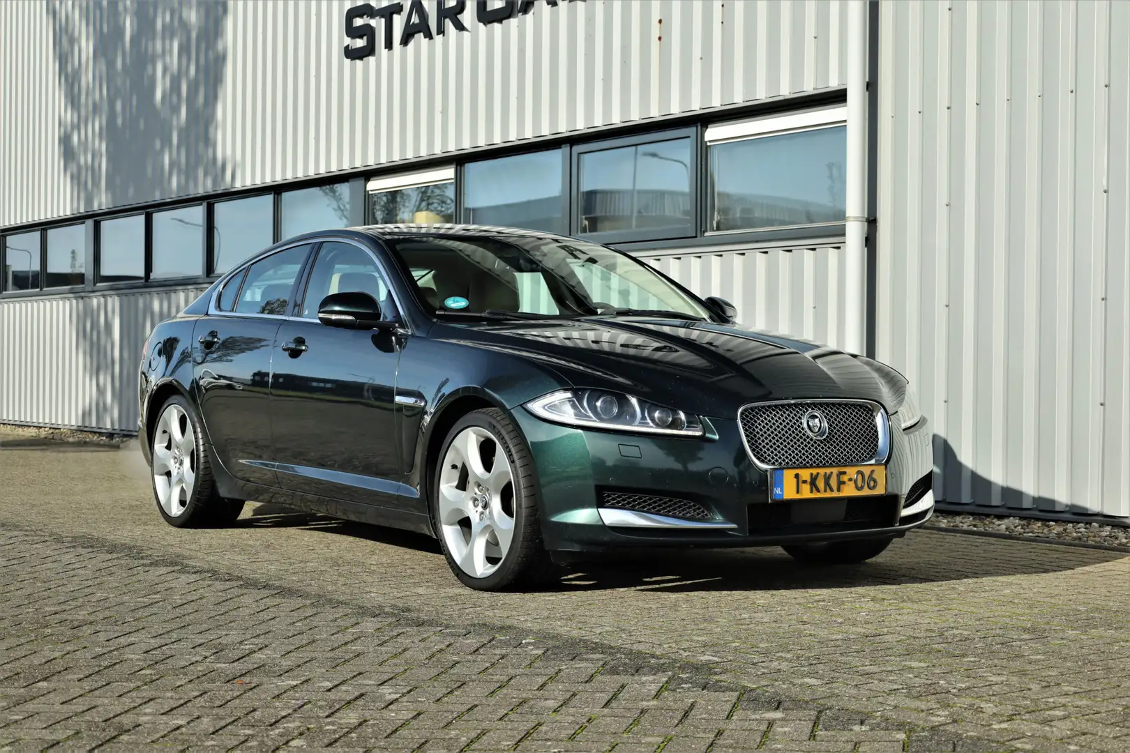 Jaguar XF 3.0D Premium Business Edition Vert - 1