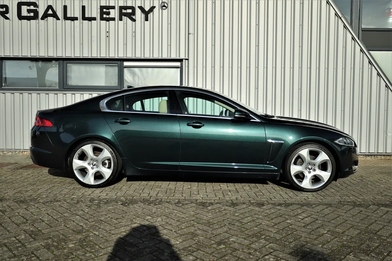 Jaguar XF 3.0D Premium Business Edition Vert - 2