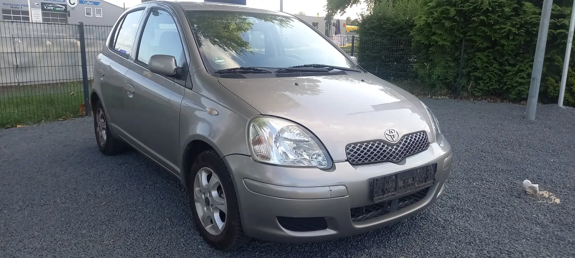 Toyota Yaris GUTER ZUSTAND Gris - 2