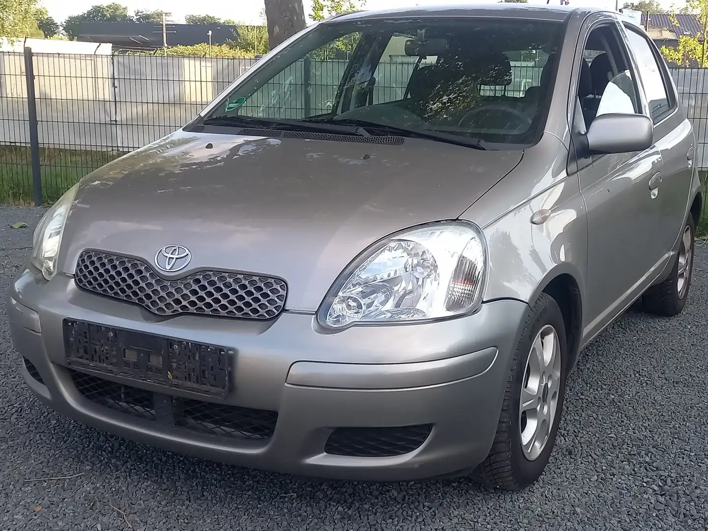 Toyota Yaris GUTER ZUSTAND Gris - 1