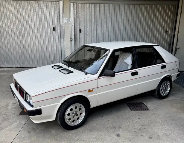 Lancia Delta 2.0 i.e. Turbo HF 4WD