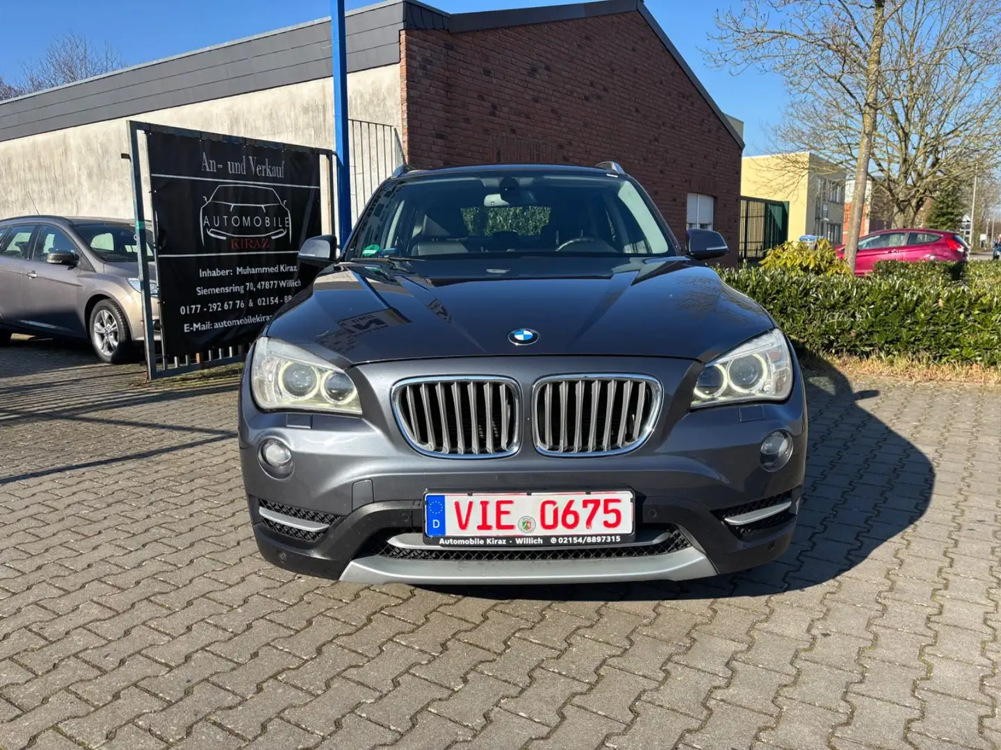 BMW X1 18 i sDrive AUTOMATIK SHZ PDC NAVI GARANTIE Grau - 2