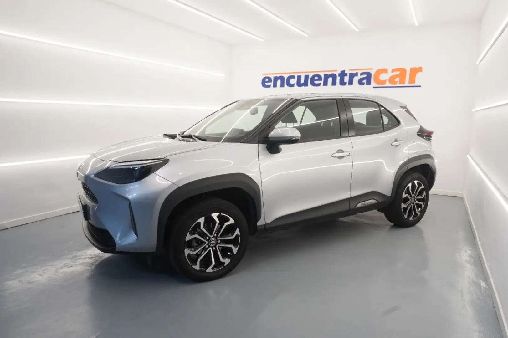Toyota Yaris Cross 130H Style Grau - 2