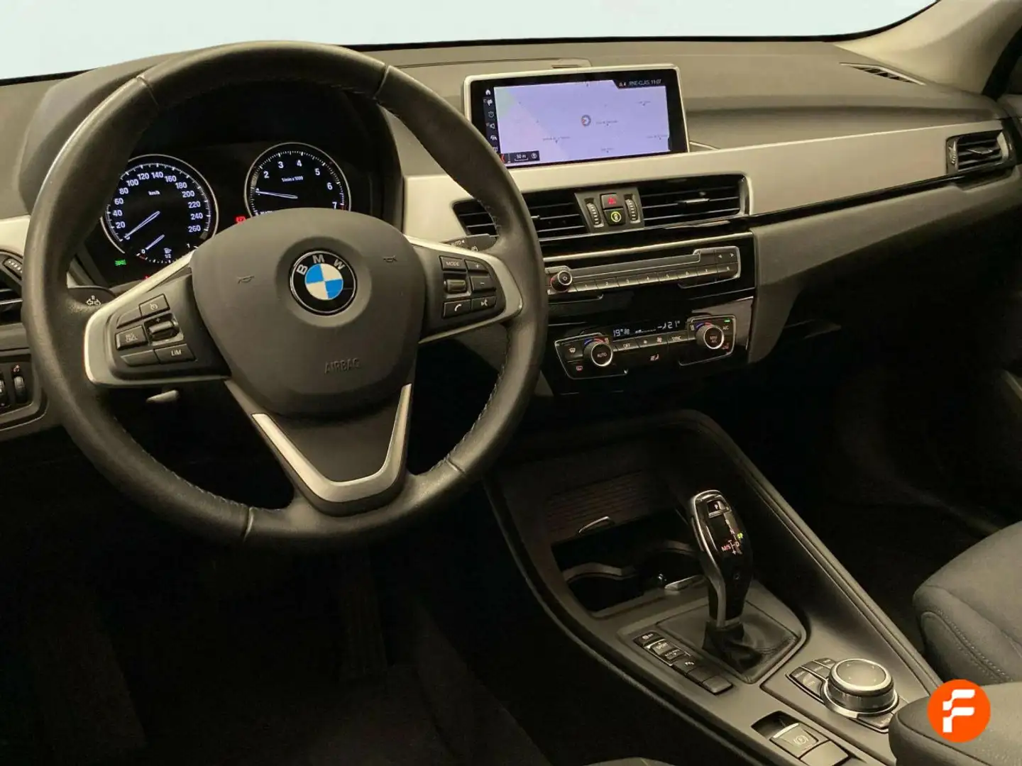 BMW X1 sDrive 18iA Gris - 2