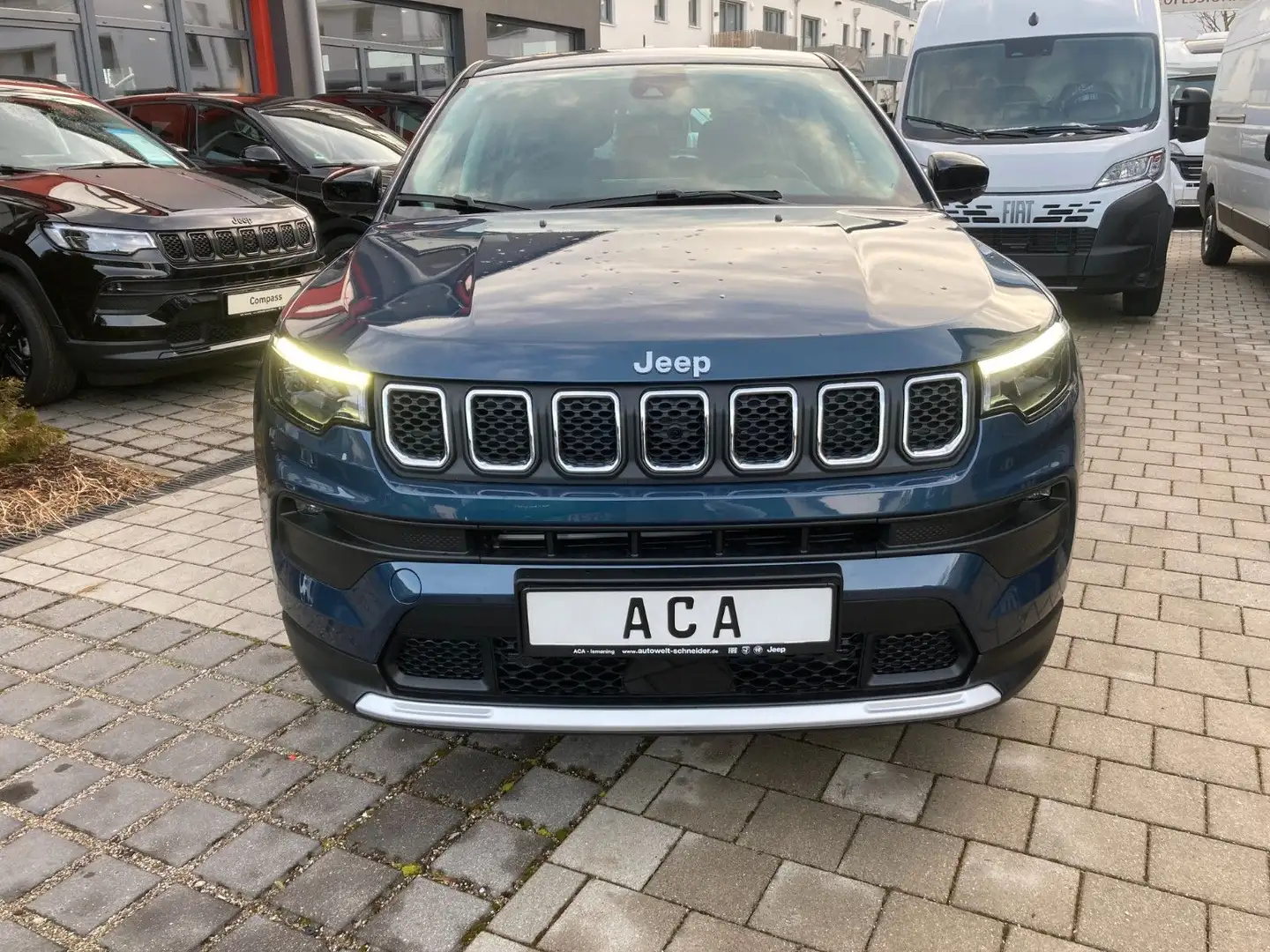 Jeep Compass COMPASS Altitude 1.5l T4 48V e-Hybrid FWD 7DCT Blau - 2