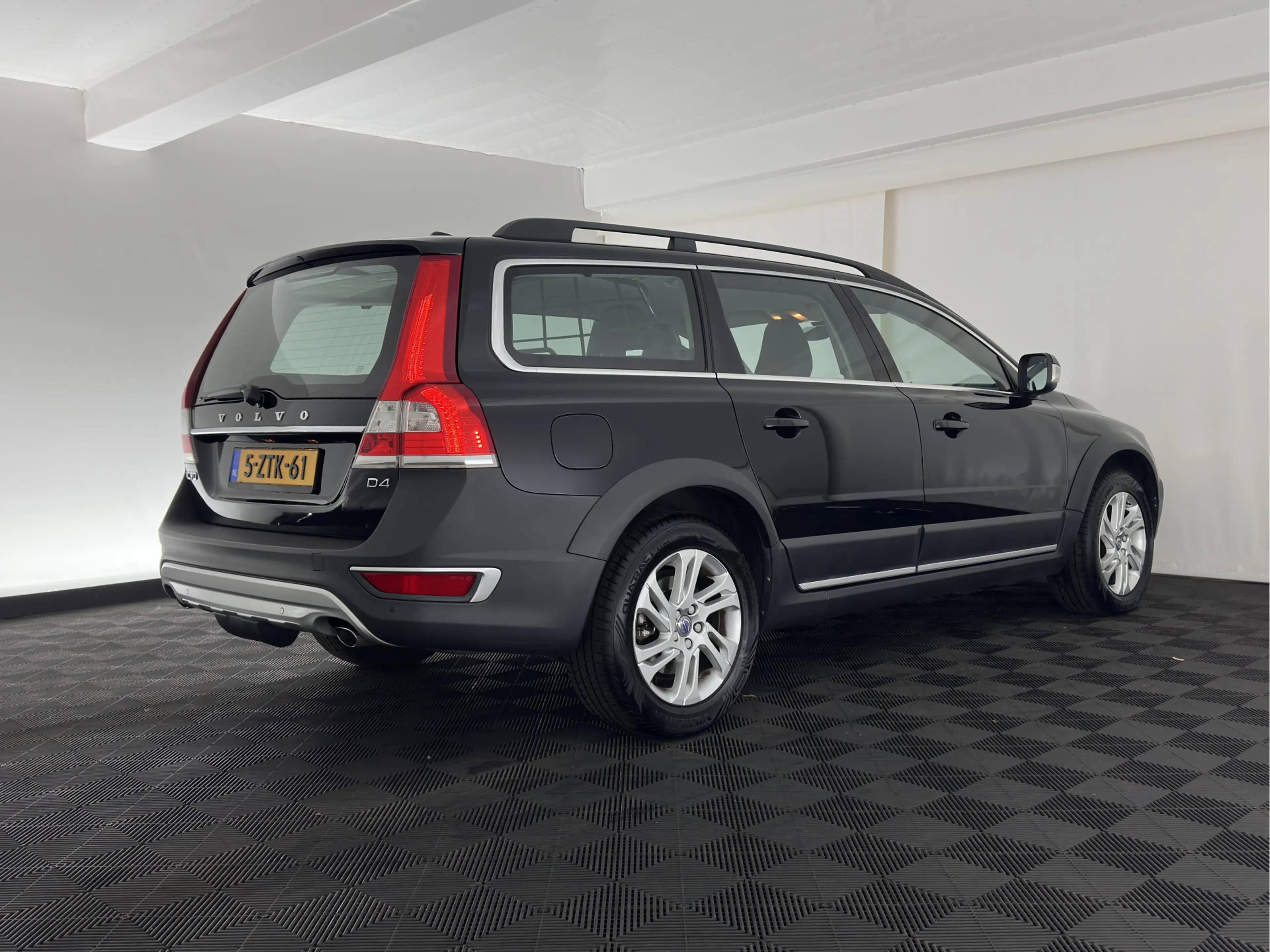 Volvo XC70 2.0 D4 FWD Momentum *LEATHER | NAVI-FULLMAP | HEAT — photo 6