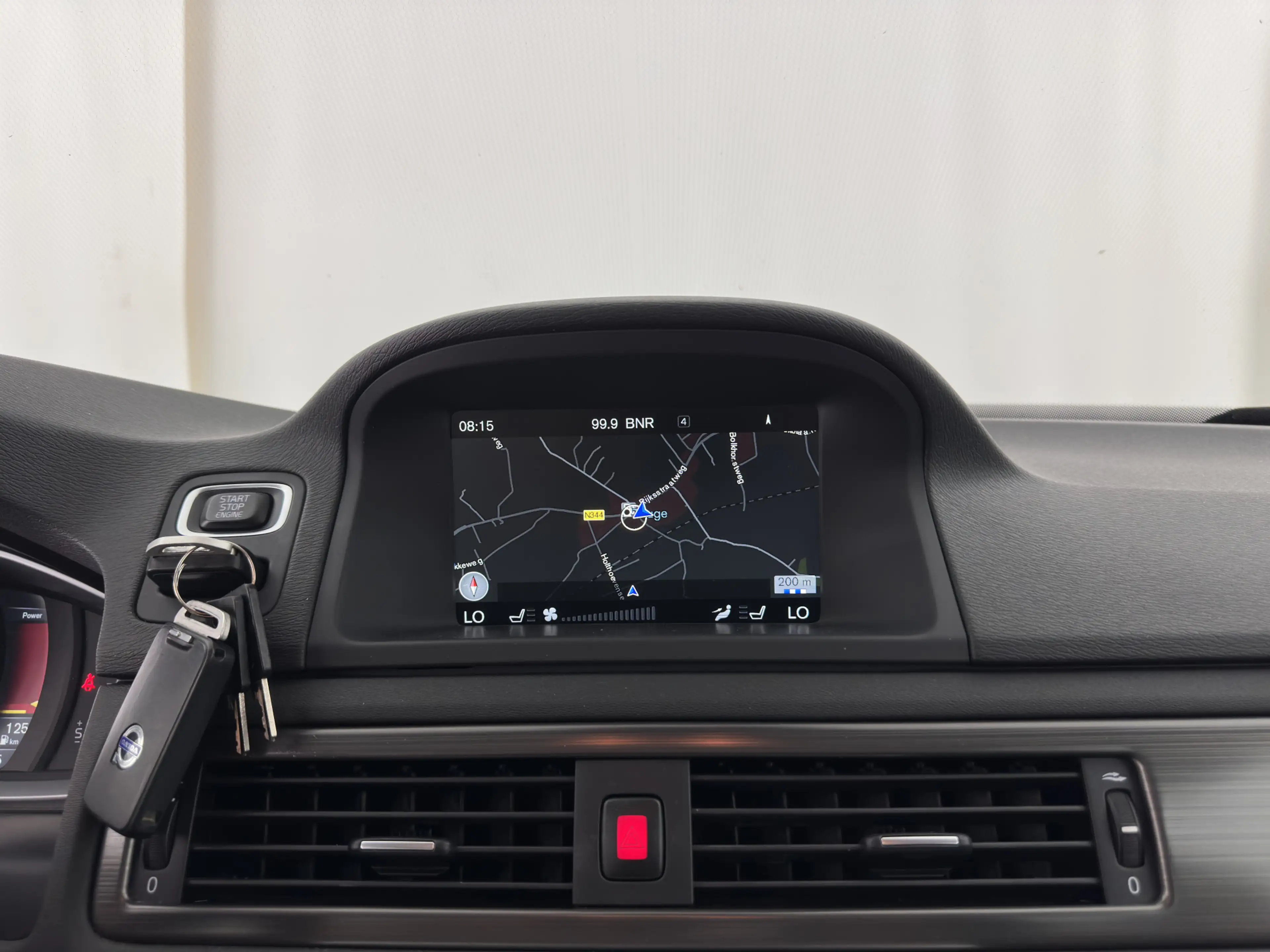Volvo XC70 2.0 D4 FWD Momentum *LEATHER | NAVI-FULLMAP | HEAT — photo 13