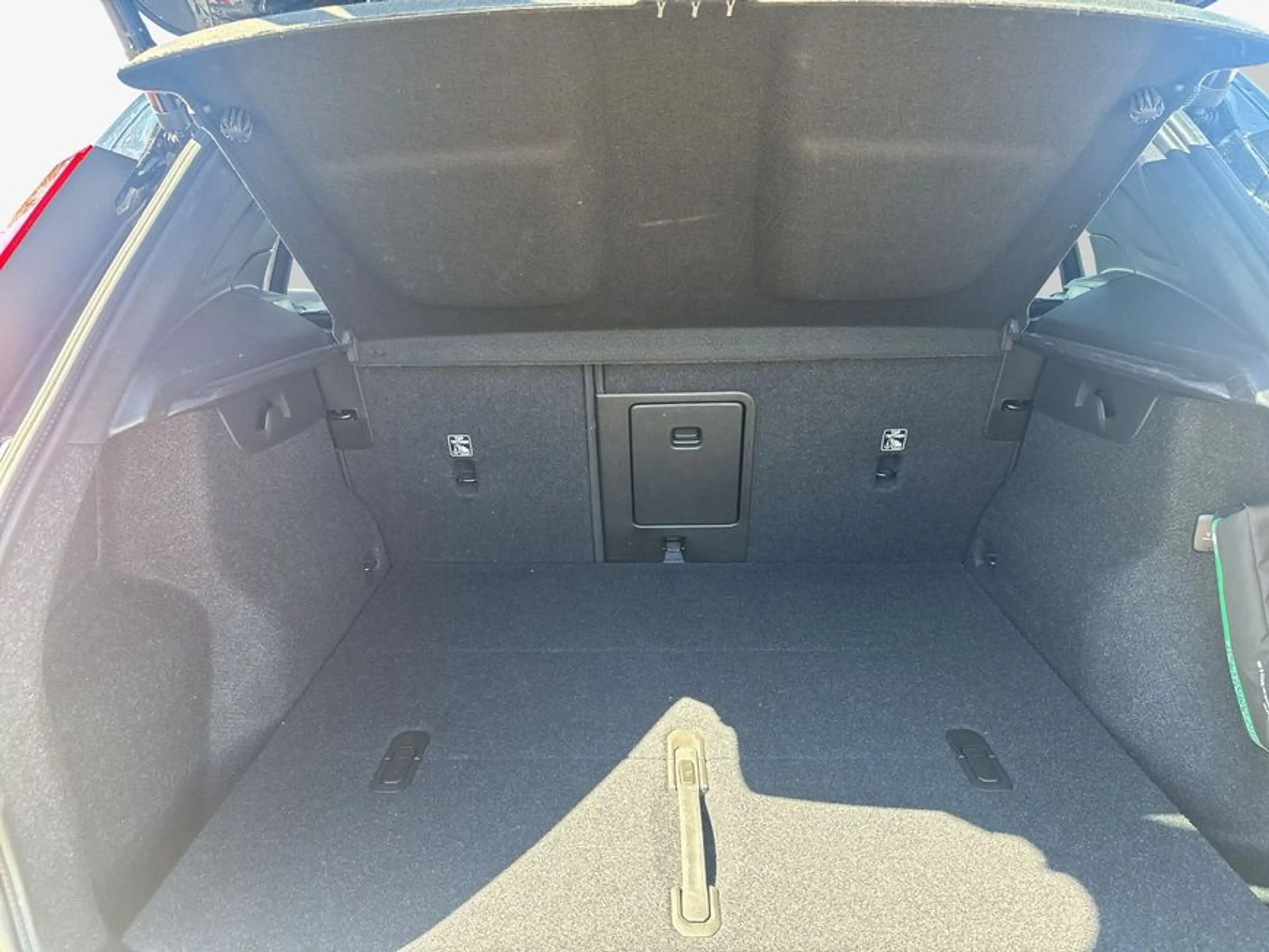 Volvo XC40 XC40 B3 B DKG Plus Black Edition — photo 8