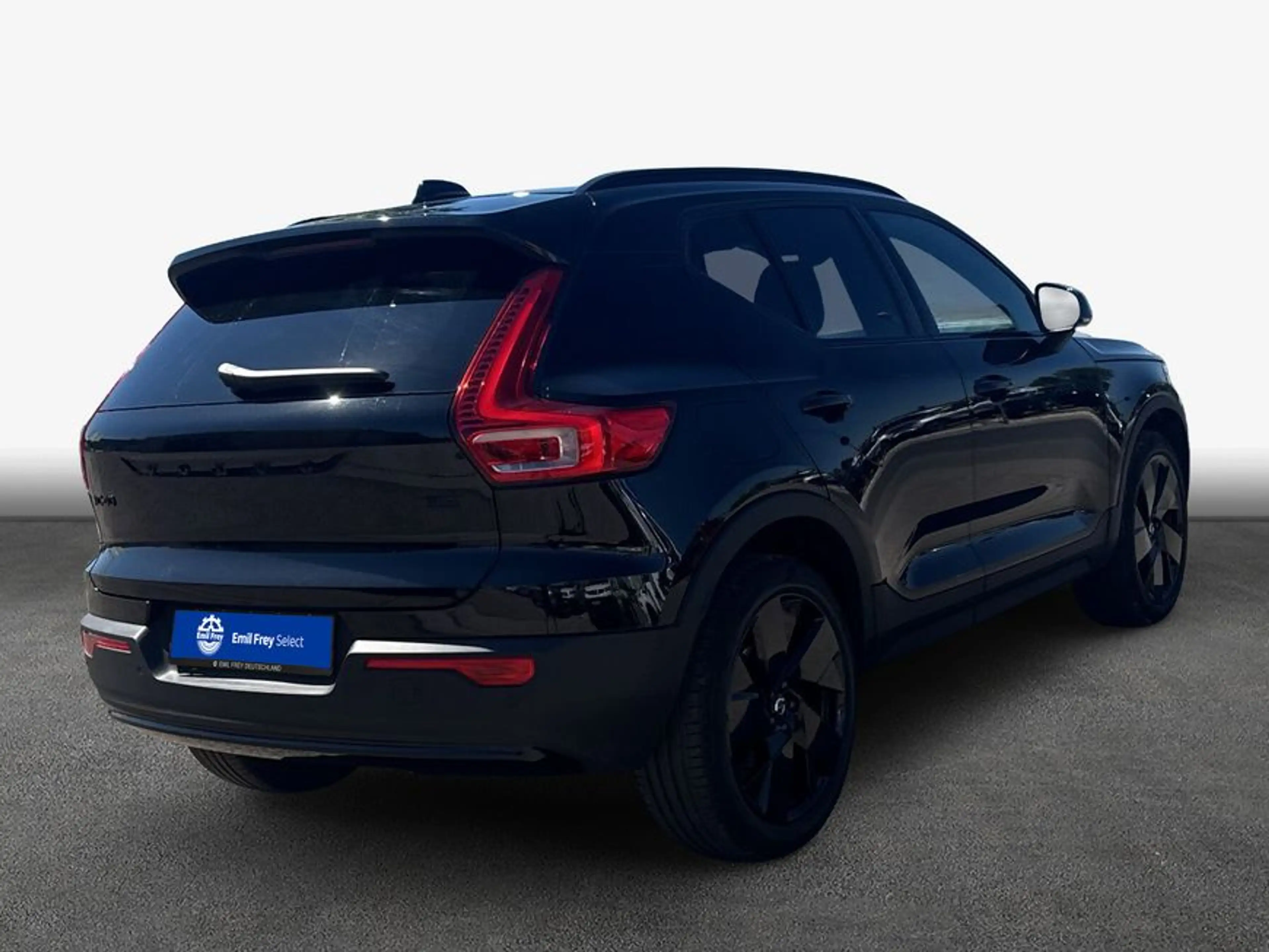 Volvo XC40 XC40 B3 B DKG Plus Black Edition — photo 2