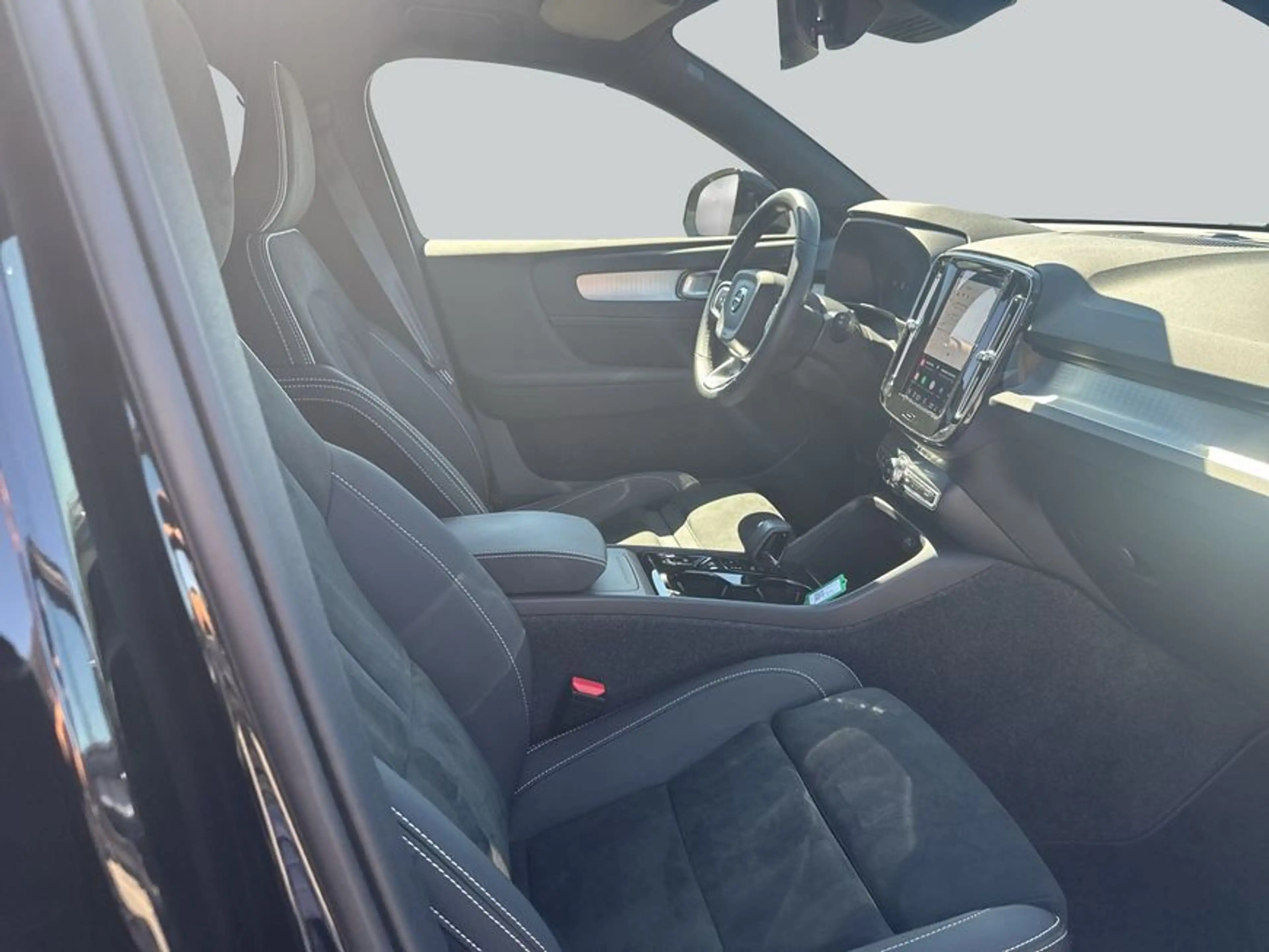 Volvo XC40 XC40 B3 B DKG Plus Black Edition — photo 12