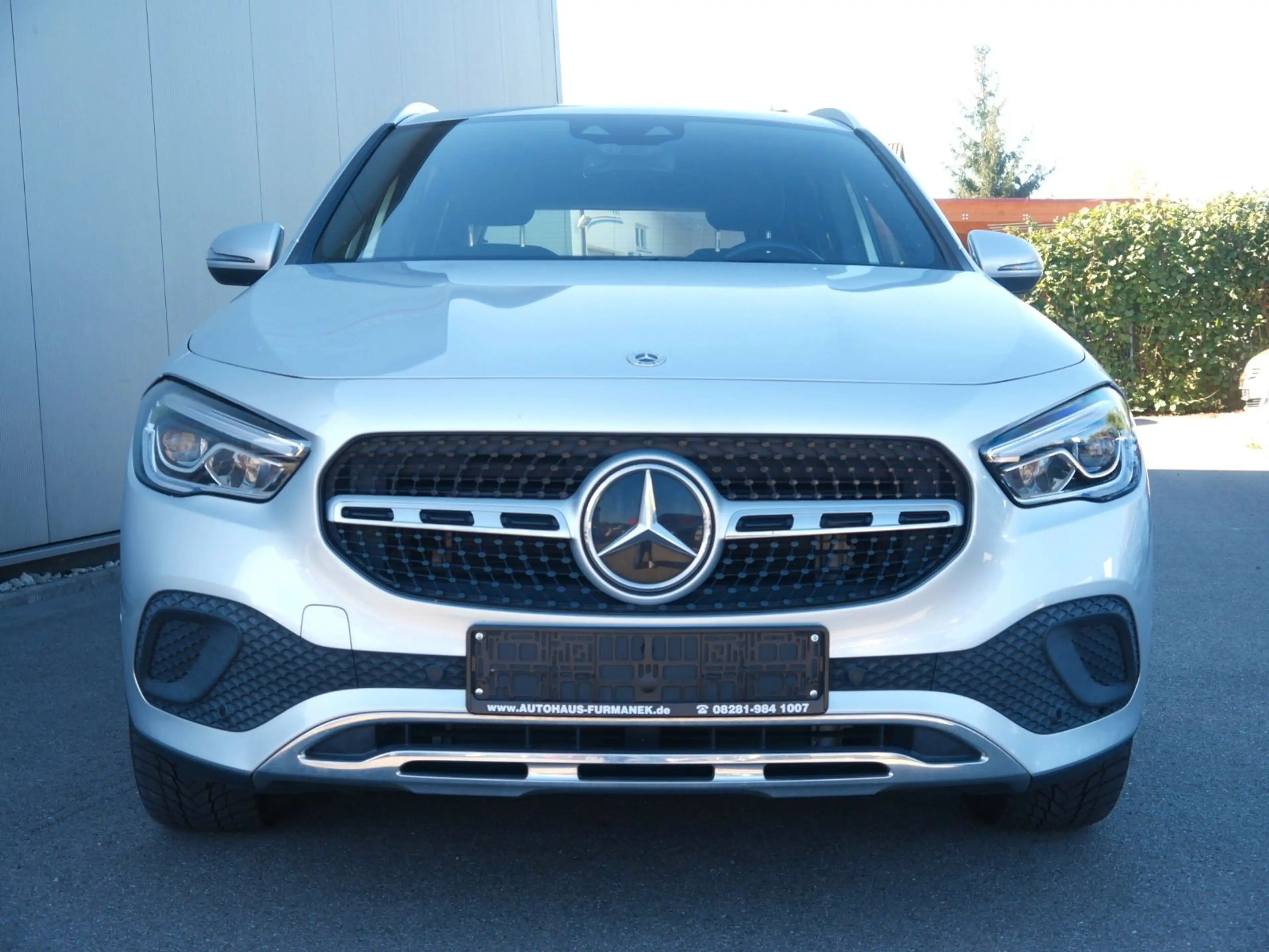 Mercedes-Benz GLA 200 d Progressive NAVI/LED/AHK/RFK/E-KLAPPE — photo 6